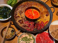 -卤校长重庆火锅(银泰城店)