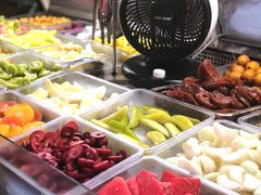 自助取餐区-老炳·七丛松甘草水果