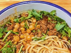 金牌杂酱面-胖胖板凳面