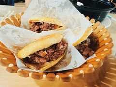 -闫家驴肉老店(华电一校店)