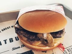 蘑菇牛肉汉堡-FATBURGER 特富客汉堡(外交公寓店)