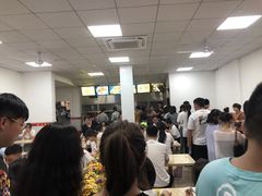 等位区-凤张螺蛳粉·爽口粉(跃进路总店)