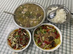 -卢六川汤肉(南方花园店)