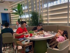 -洪氏嗨捞·广东猪肚鸡·椰子鸡火锅(西咸万象城店)