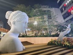 -中航城君尚购物中心