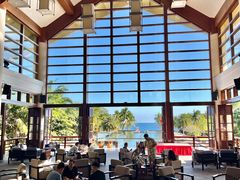 -亚龙湾喜来登·美景台大堂吧