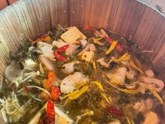 木桶酸菜鱼-中8楼风尚云南菜(颐堤港店)