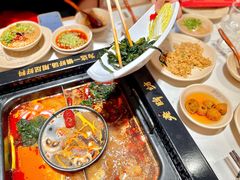 -老牌坊云南鱼豆花火锅(哈西万达店)