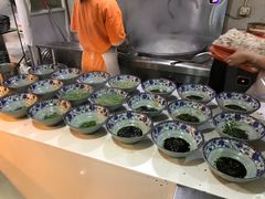 -老新隆牛肉锅贴(新街口店)