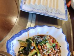 -亿诣蝎府炸酱面羊蝎子火锅(酷车小镇店)