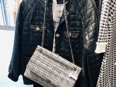-URBAN REVIVO(上海中庚漫游城店)