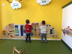 -乐融婴幼儿成长中心(四季青校区)