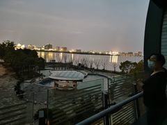 -上海滴水湖皇冠假日酒店