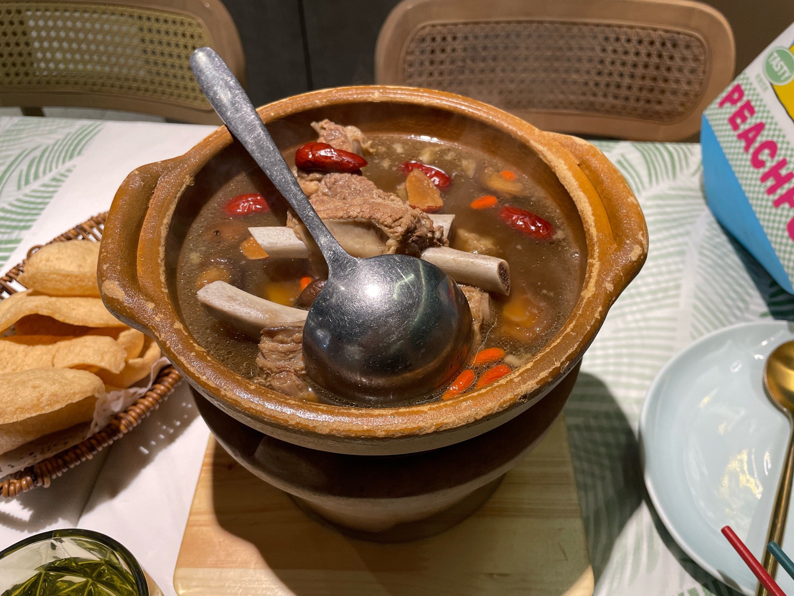 终于吃到了心心念念的肉骨茶