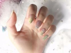 -爱美睫美甲会馆