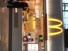 门面-麦当劳(深圳北站B2检票口楼上)