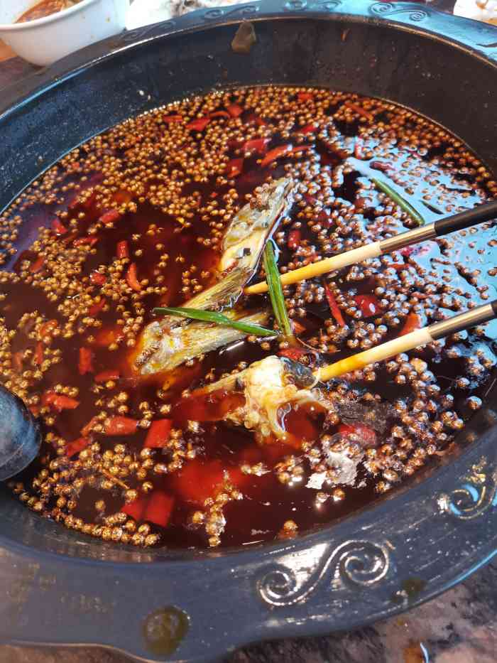 三只耳火锅(倪家桥店)-"这是第三盘吃三只耳冷锅鱼一落座朋友二人.