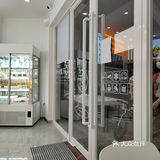城市花园里的价格美丽面包店