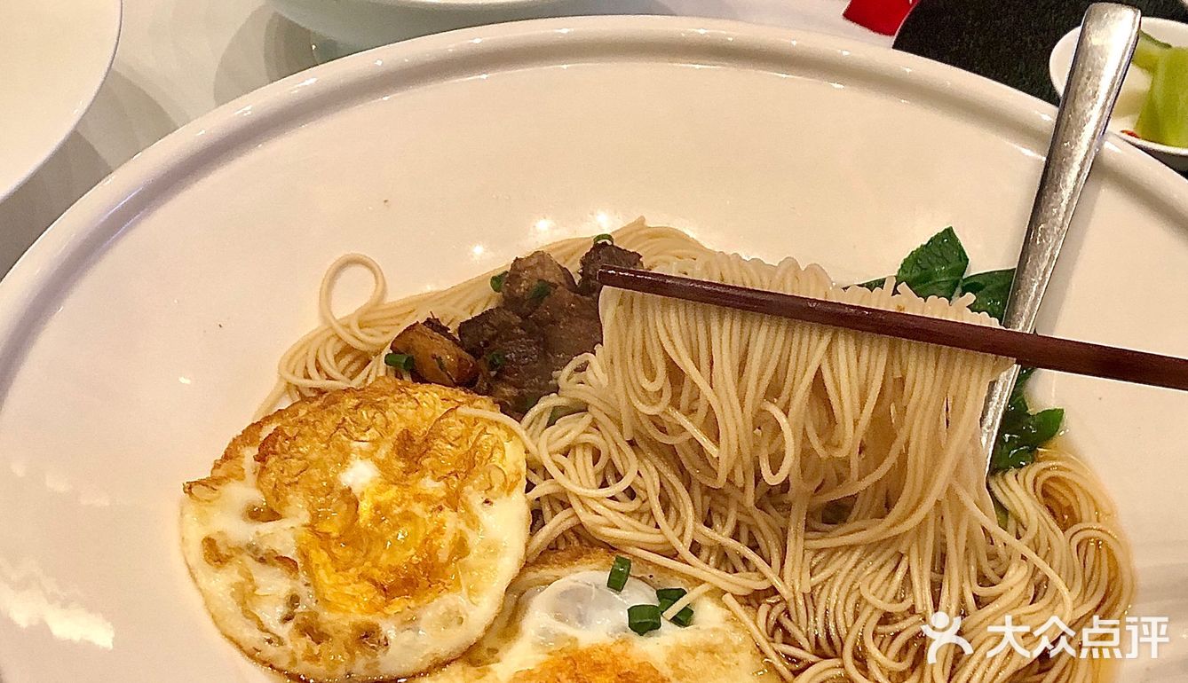 湘潭的！！湘江边美到失语的园林庭院餐厅🍃