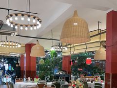 -刘姐啤酒鱼民族演艺餐厅(西街总店)