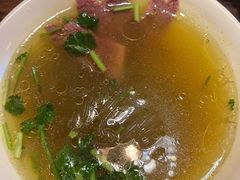 牛肉粉丝汤-哑巴生煎(临顿路店)