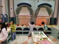 -奈尔宝家庭中心·亲子餐厅(鄞州万达店)