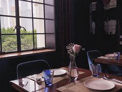 靠窗位-YUE·6·西式融合餐厅(外滩六号店)
