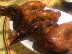 招牌烤乳鸽-石岐佬中山菜馆(张溪店)