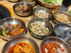 十道正宗韩国小菜-金顺韩式烤肉·网红烤肉店(广利路店)