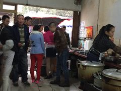 -十一街苍蝇馆子转经消江湖菜(九眼桥十一街店)