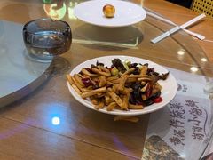 -黄泥岗·地道湖北菜(奥特莱斯店)