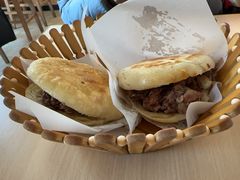 -闫家驴肉老店(华电一校店)