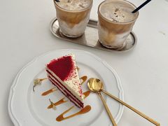 -浮漫咖啡(镜湖万达广场店)