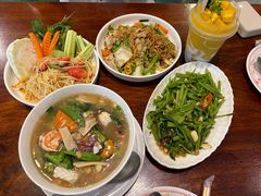 -Dang restaurant (patong phuket)