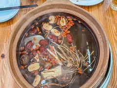 -广味炭炉鸡煲(宝业路分店)