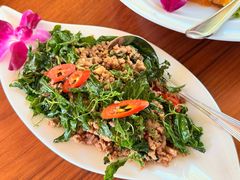 -Chom Cafe and Restaurant