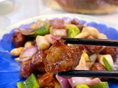 尖椒藕尖炒牛肉粒-品香菜馆(旗峰路中侨大厦店)