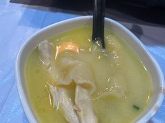 -鲜入围煮花胶鸡海鲜火锅