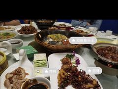 -阿瓦山寨·湘菜现炒·剁椒鱼头王(咸阳总店)