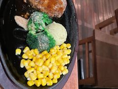 招牌肉饼-铃木食堂(北新桥店)