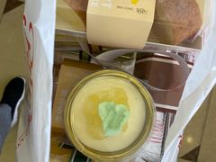 -红宝石·鲜奶小方·海派西点房(金杨店)