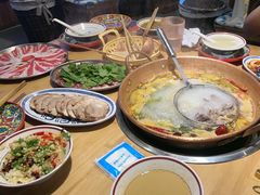 -洱火云南酸菜牛肉火锅(石景山当代商城店)