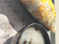 -东方既白(上海浦东国际机场)