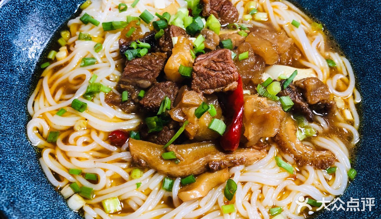 宅家必备红烧牛肉粉煮一顿可以吃好几天