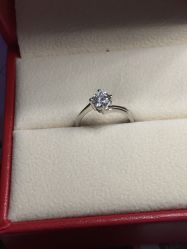 -威德钻石-克拉钻大本营(南京东路店)