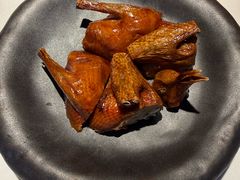 脆炸乳鸽-荣小馆(安达仕店)