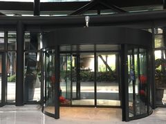 -上海滴水湖皇冠假日酒店