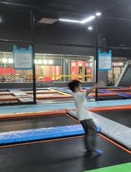 -蹦贝运动中心·蹦床·攀岩·闯关(龙岗店)