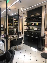 -HAIR CORNER