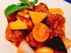 椰果菠萝咕噜肉-闻见中国海南菜(K11店)